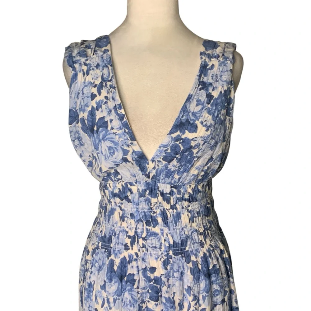 Abercrombie & Fitch Small Blue & White Floral Print V Neck Sleeveless Midi Dress